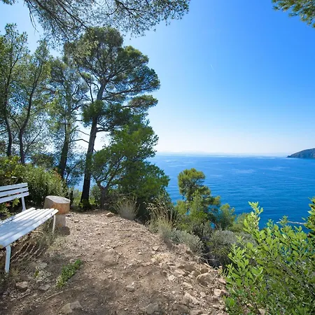 6 Chambres, Vue Sur 180°,plage Privee. Cavalaire-sur-Mer