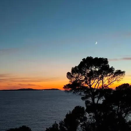 6 Chambres, Vue Sur 180°,plage Privee. * Cavalaire-sur-Mer