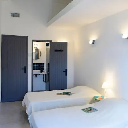 6 Chambres, Vue Sur 180°,plage Privee. Villa Cavalaire-sur-Mer