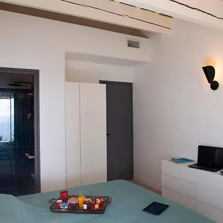 Villa 6 Chambres, Vue Sur 180°,plage Privee.