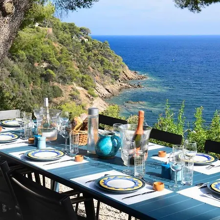 6 Chambres, Vue Sur 180°,plage Privee. Villa *